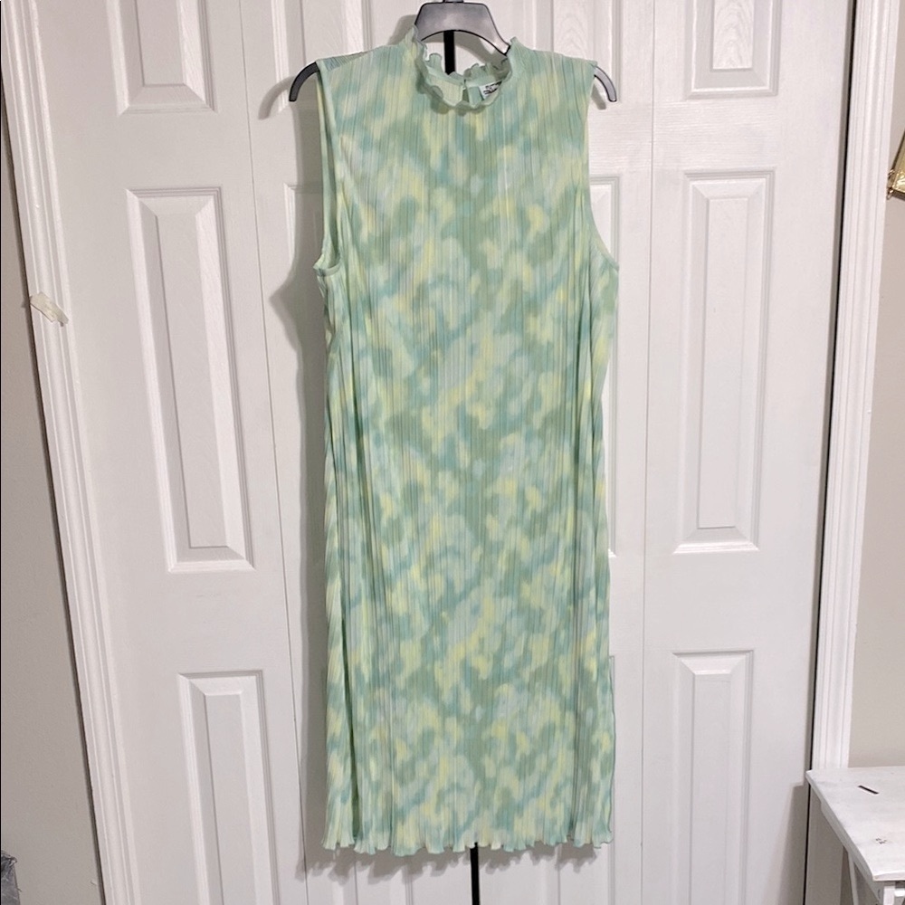 Future Collective lightweight green dress size 3X